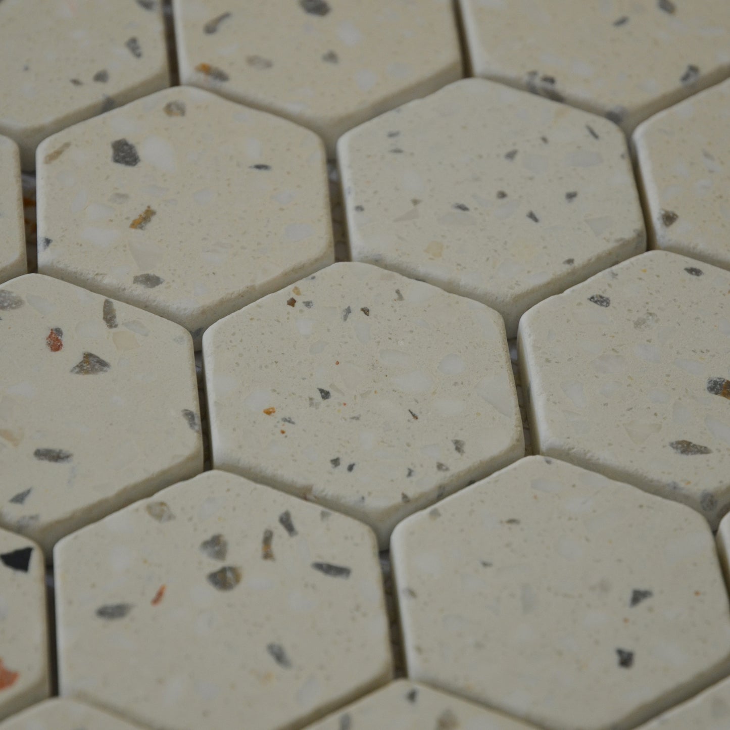Mosaïque hexagone terrazzo ivoire
