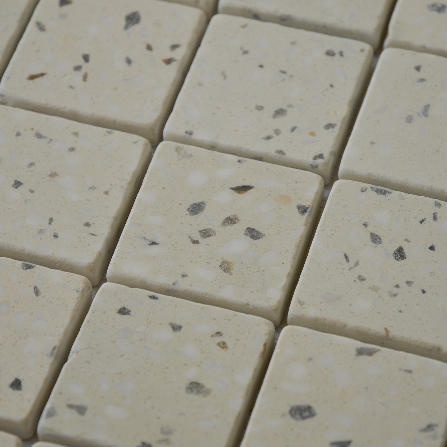 Mosaïque terrazzo ivoire