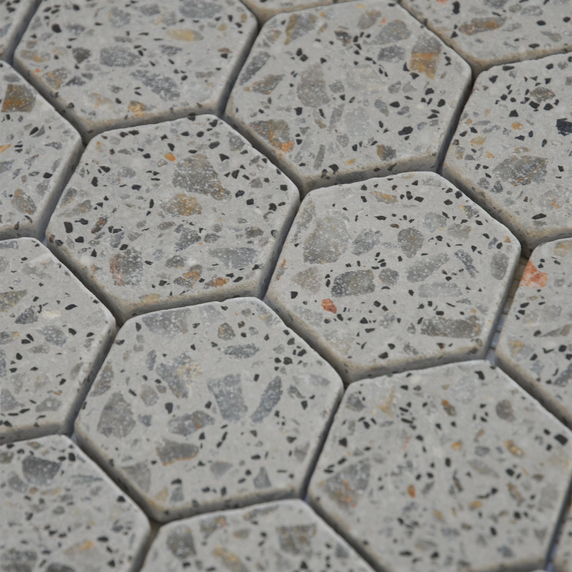 Mosaïque hexagone terrazzo light grey