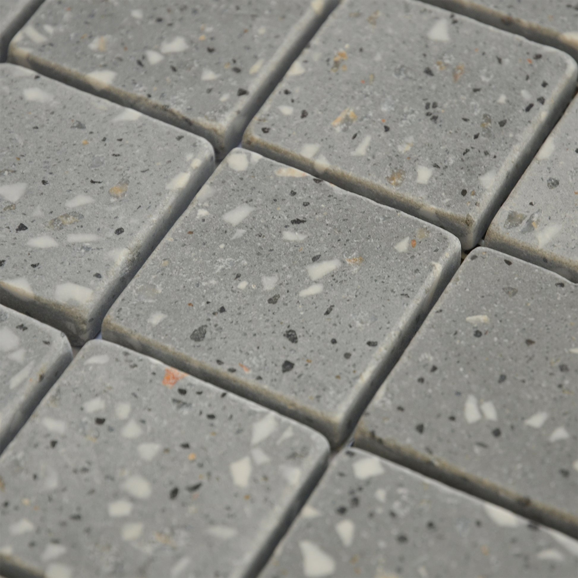 Mosaïque terrazzo dark grey