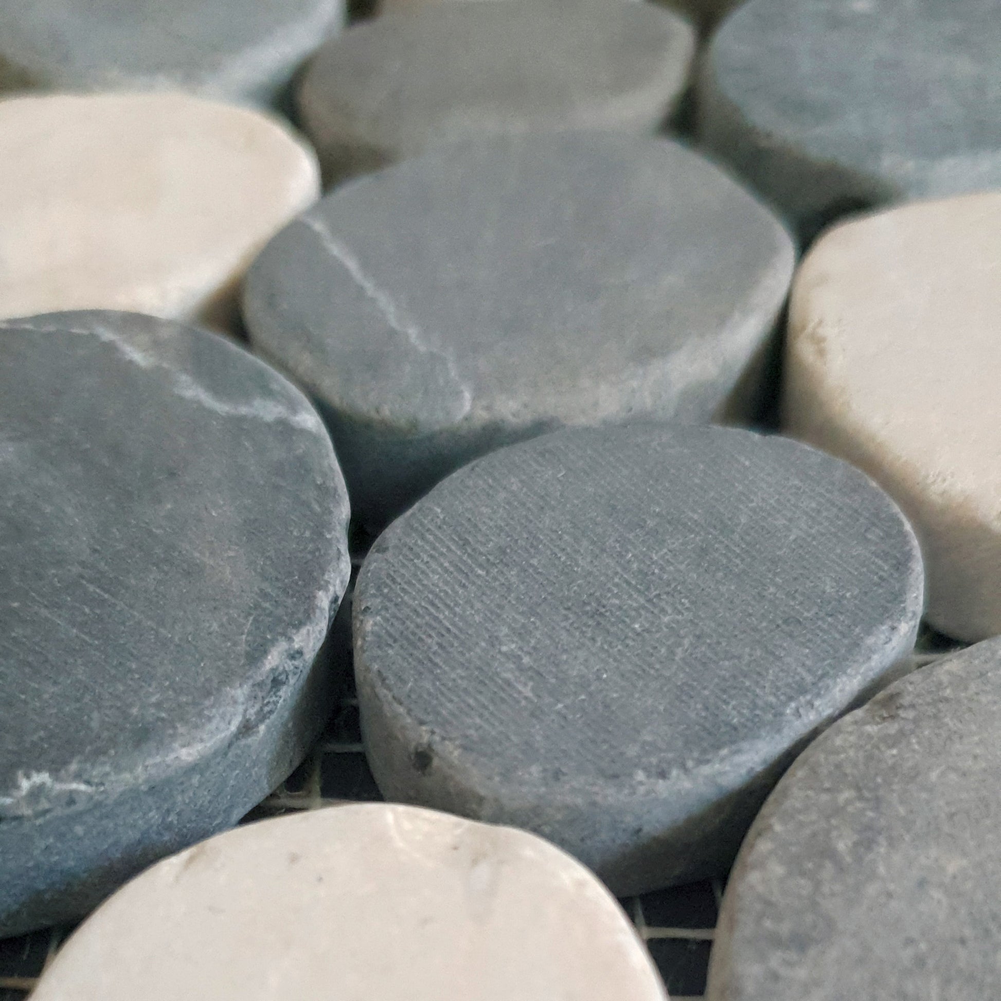 Mosaïque galet scie mix gris